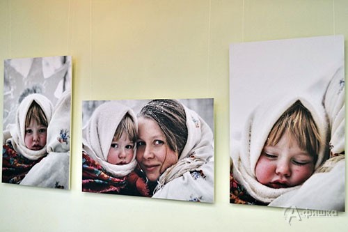 Фрагмент экспозиции выставки Сергея Воронина «100 Мадонн» в Белгороде Фрагмент экспозиции выставки Сергея Воронина «100 Мадонн» в Белгороде