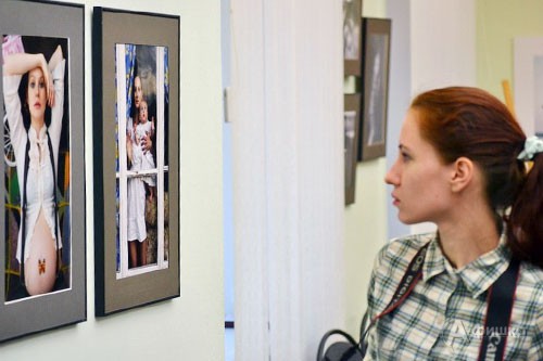 В Белгородской галерее фотоискусства представлен авторский проект Сергея Воронина «100 Мадонн» В Белгородской галерее фотоискусства представлен авторский проект Сергея Воронина «100 Мадонн»