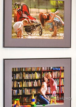 Фрагмент экспозиции выставки Сергея Воронина «100 Мадонн» в Белгороде Фрагмент экспозиции выставки Сергея Воронина «100 Мадонн» в Белгороде