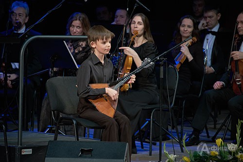 Концерт закрытия IV BelgorodMusicFest «Борислав Струлёв и друзья». На фото: 10-летний балаечник Полосаев 