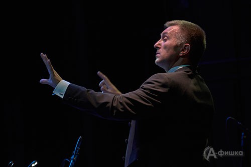 Главный дирижёр КОДИ Юрий Меркулов Главный дирижёр КОДИ Юрий Меркулов