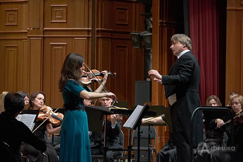 Юлия Игонина и симфонический оркестр Белгородской филармонии под руководством Рашита Нигаматуллина