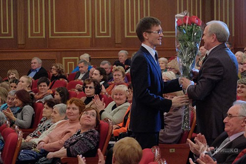 Юбилейный вечер в Большом зале Белгородской филармонии к 75-летию Ивана Григорьевича Трунова Юбилейный вечер в Большом зале Белгородской филармонии к 75-летию Ивана Григорьевича Трунова