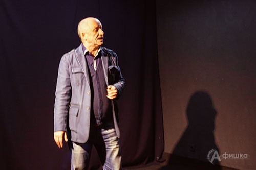 Владимир Бабин читает басни на встрече «Три поколения белгородских поэтов» в театре «Спичка» Владимир Бабин читает басни на встрече «Три поколения белгородских поэтов» в театре «Спичка»