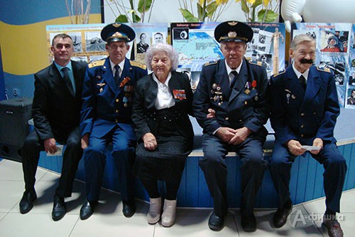 Ветераны ВВС на киноуроке «Покорители Вселенной», приуроченном к выходу в прокат фильма «Салют – 7»