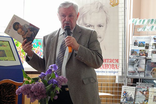 Альберт Лиханов встретился с белгородскими «лихановцами» Альберт Лиханов встретился с белгородскими «лихановцами»