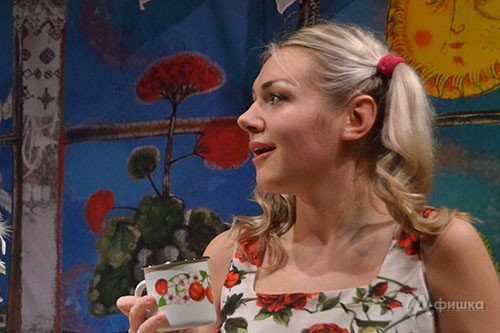 Дарья Ковалевская в роли Ксюши в спектакле «Приговорённый к счастью» 