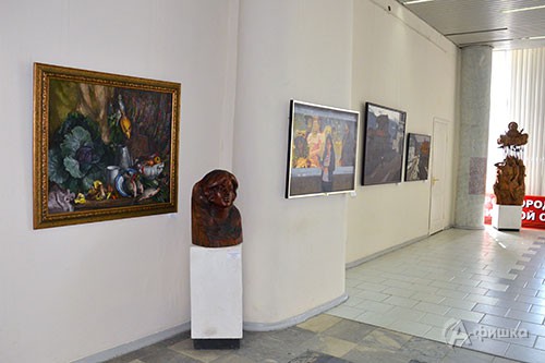 Фрагмент экспозиции межрегионального выставочного проекта, посвящённого А. А. Дейнеке