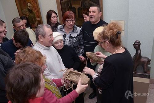В Белгородском государственном художественном музее открылась уникальная выставка малого формата «Мир красоты без границ» для людей, имеющих нарушение зрения В Белгородском государственном художественном музее открылась уникальная выставка малого формата «Мир красоты без границ» для людей, имеющих нарушение зрения