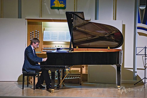 Тимур Халиуллин сменил орган на фортепиано в концерте завершения шестого органного сезона в Белгороде