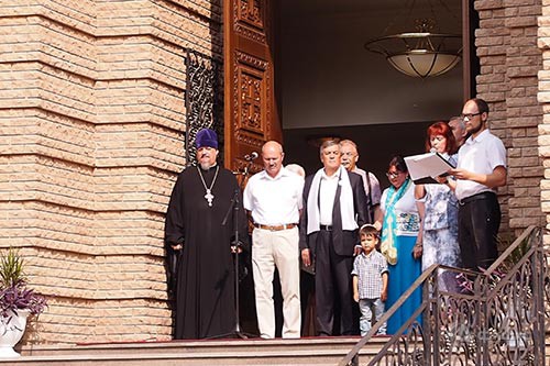 Церемония открытия 3-й благотворительной акции «Белый цветок» в Белгороде Церемония открытия 3-й благотворительной акции «Белый цветок» в Белгороде