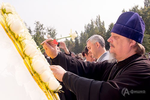 Протоиерей Олег Кобец и Генеральный директор Ассоциации «Белый цветок» Михаил Косачёв Протоиерей Олег Кобец и Генеральный директор Ассоциации «Белый цветок» Михаил Косачёв