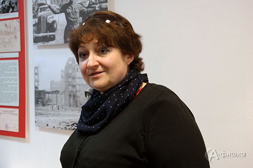 Светлана Анатольевна Аргасцева, зав. отделом экспозиционно-выставочного отдела музея «Сталинградская битва», на открытии выставки в Белгороде Светлана Анатольевна Аргасцева, зав. отделом экспозиционно-выставочного отдела музея «Сталинградская битва», на открытии выставки в Белгороде