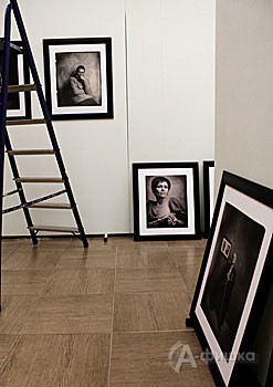 Идёт монтаж экспозиции выставки Павла Титовича «ИзМИРения» Идёт монтаж экспозиции выставки Павла Титовича «ИзМИРения»