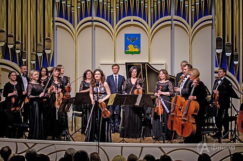 В концерте камерного оркестра Mezzo Music под управлением Натальи Боровик солировала лауреат международных конкурсов Юлия Игонина (скрипка, Москва) В концерте камерного оркестра Mezzo Music под управлением Натальи Боровик солировала лауреат международных конкурсов Юлия Игонина (скрипка, Москва)