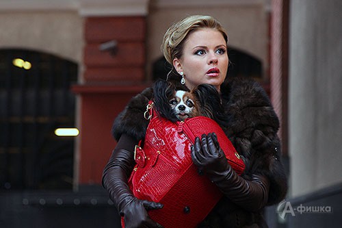 Премьера 5 февраля — комедия «Невидимки» с Анной Семенович в роли блондинки