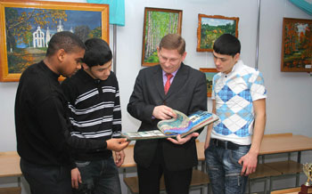 А.В. Черкасов со студентами