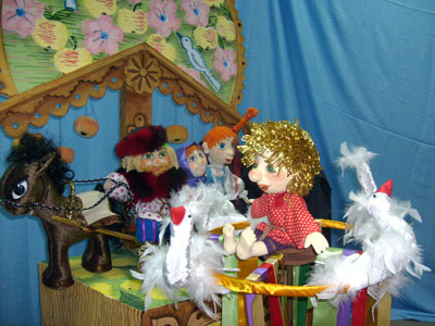 Куклы премьерного моноспектакля «Гуси-Лебеди» в Белгороде