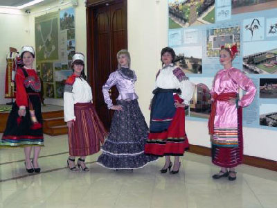 Коллекция народных женских костюмов Белгородской области