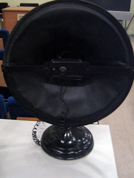 Репродуктор-тарелка на выставке в белгородском музее связи