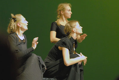 Сцена из спектакля «Метель» (БГАДТ им. Щепкина, Белгород, 19 сентября 2009 г.)