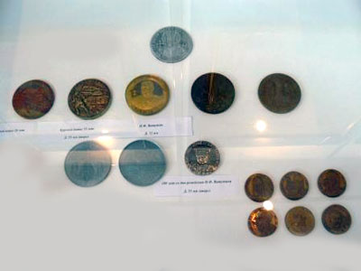 Коллекционные медали из серии «Знаменитые люди земли Белгородской» и «Храмы Белогорья»