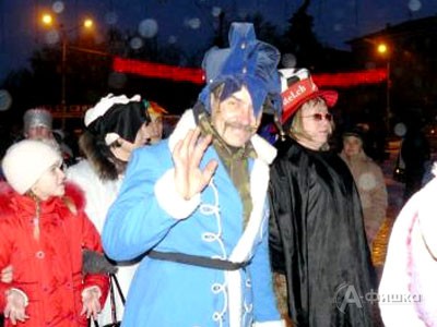 Рыболовные ящики для зимней рыбалки на лыжах