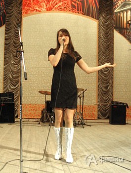 Участница городского конкурса патриотической песни «Салют Победы» в Белгороде