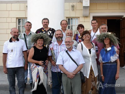 Участники пленэра с председателем правления БРО «Союз художников России» Станиславом Дымовым Участники пленэра с председателем правления БРО «Союз художников России» Станиславом Дымовым