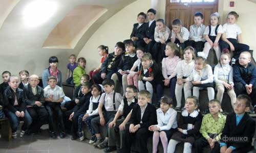 Учащиеся 1 и 2-го классов МОУ СОШ №41 г. Белгорода на музейно-этнографическом празднике в литературном музее
