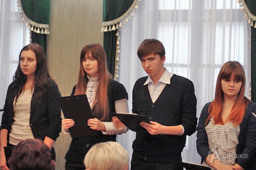 Учащиеся белгородского лицея №9 читают сохранившиеся стихи Ивана Шидловского