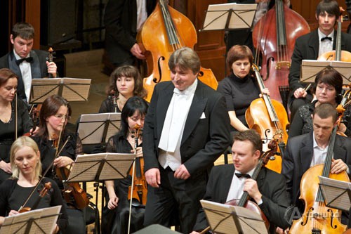 Заслуженный деятель искусств Украины Рашит Нигаматуллин и симфонический оркестр БГФ