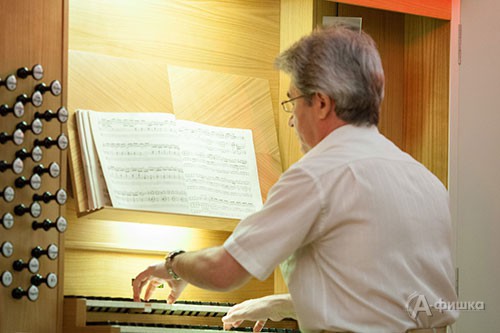 Органист и органный мастер Александр Титов выступил с концертами в Белгороде