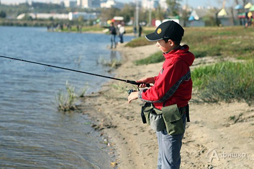 12-летний Максим Чаплыгин — самфй юный участник фестиваля Open Street Fishing in Belgorod 