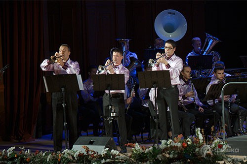 Концертный оркестр духовых инструментов (главный дирижёр — Юрий Меркулов) открыл сезон 2013