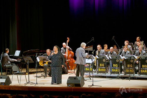 На сцене БГФ — Кармен Бредфорд и Биг-Бэнд «No comment» На сцене БГФ — Кармен Бредфорд и Биг-Бэнд «No comment»