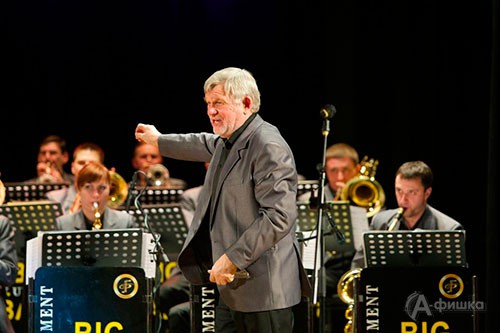 Биг-Бэнд «No comment» п/р Владимира Уварова Биг-Бэнд «No comment» п/р Владимира Уварова