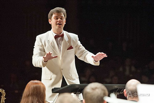 Дирижёр Дмитрий Филатов Дирижёр Дмитрий Филатов