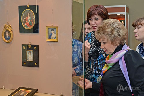 В Белгороде впервые демонстрируется выставка миниатюры из фондов музея-усадьбы Останкино