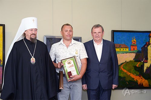 Премию за первое место получил художник из посёлка Борисовка Александр Эдуардович Иванов за картину «Варфоломей»