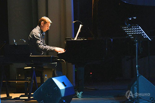 Сергей Заваруев (клавишные)