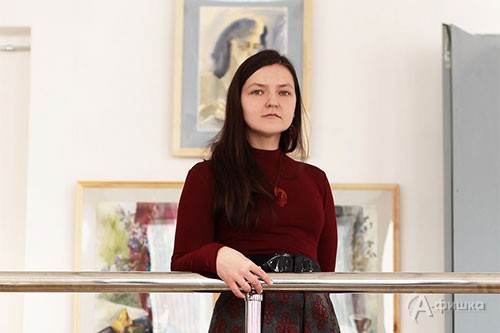 Белгородский художник Анна Польникова на открытии персональной выставки «Волшебство акварели»