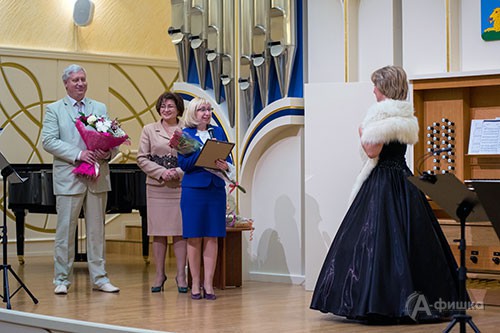 В Белгородской филармонии 21 сентября чествовали юбиляра, заслуженную артистку РФ Нину Стрижову
