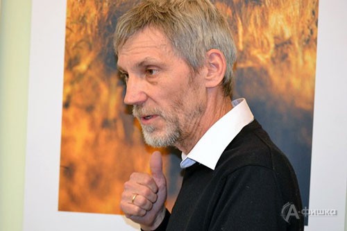 Известный московский фотожурналист Сергей Воронин открыл в Белгороде выставку своего проекта «100 Мадонн» Известный московский фотожурналист Сергей Воронин открыл в Белгороде выставку своего проекта «100 Мадонн»